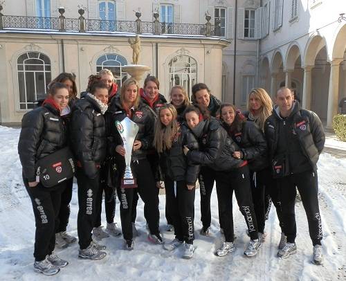 La Yamamay mostra la Coppa Italia in Provincia (inserita in galleria)