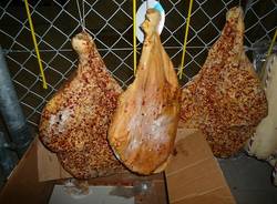 Salami e salsicce di contrabbando (inserita in galleria)