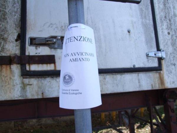 Un tir di Eternit alla Schiranna (inserita in galleria)