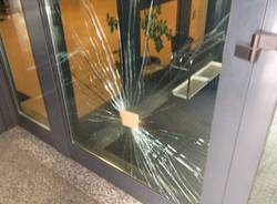 Vandali all'Agenzia delle Entrate (inserita in galleria)