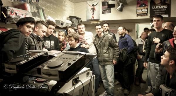 Dj Ross alla Casa del Disco (inserita in galleria)