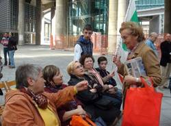 "Formigoni libera la sedia". Sit in a Milano (inserita in galleria)