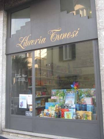 La libreria di Giulia (inserita in galleria)