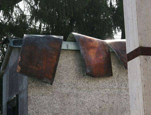 Ladri di rame al cimitero di Cazzago Brabbia (inserita in galleria)