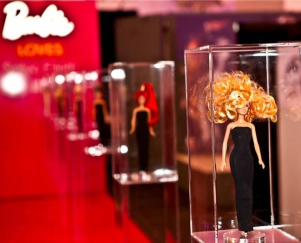 Le Barbie in mostra a Varese (inserita in galleria)
