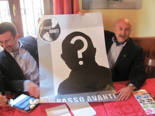 Lo slogan misterioso fa scoppiare la polemica (inserita in galleria)