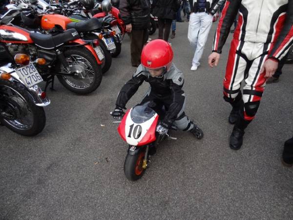 Oltre 500 moto per il raduno (inserita in galleria)