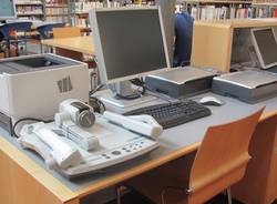 Postazioni per non vedenti in biblioteca (inserita in galleria)