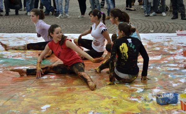 Street Art in Piazza Repubblica 2 (inserita in galleria)