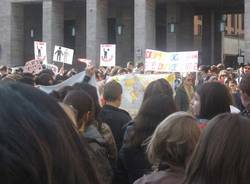 Studenti contro il razzismo (inserita in galleria)