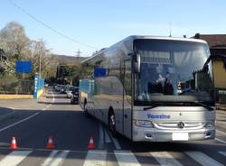Trasporto eccezionale blocca il traffico (inserita in galleria)