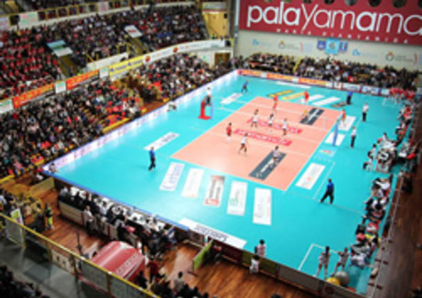 yamamay busto arsizio tifosi apertura palayamamay