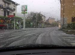 24 aprile, scende la neve a Brinzio (inserita in galleria)