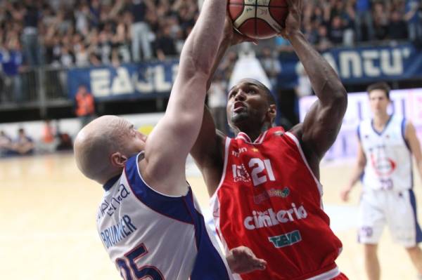 Cantù-Varese 76-66 (inserita in galleria)