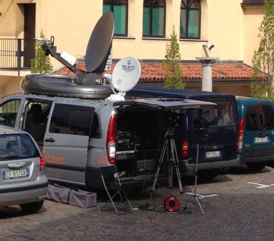 gemonio dopo le dimissioni di bossi (per gallerie fotografiche)