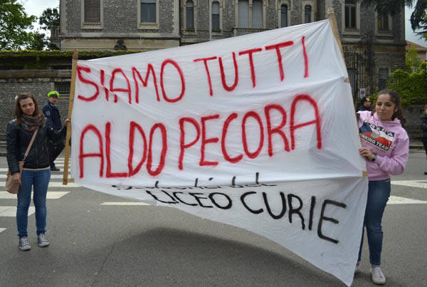 Gli striscioni di Legalitalia (inserita in galleria)