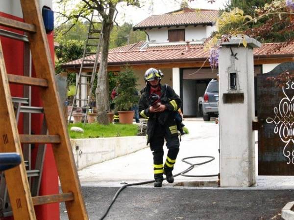 Incendio a Sesona di Vergiate (inserita in galleria)