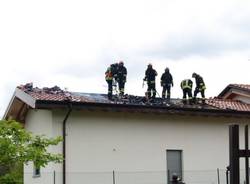 Incendio a Sesona di Vergiate (inserita in galleria)