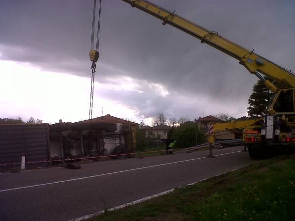 La gru al lavoro (inserita in galleria)