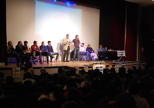 La Pro Patria incontra i giovani tifosi (inserita in galleria)