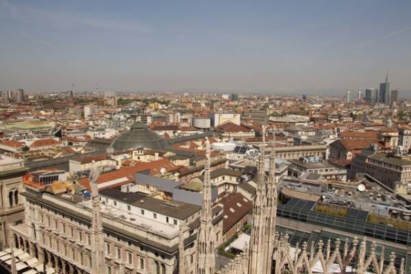 La vista dal Duomo di Milano (inserita in galleria)