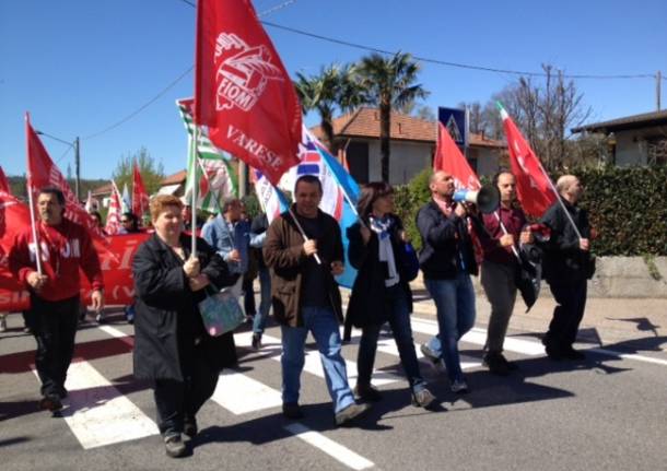 Manifestazione di lavoratori della Whirlpool (inserita in galleria)