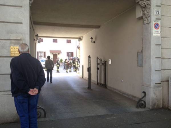 Operaio si sente male, centro città bloccato (inserita in galleria)