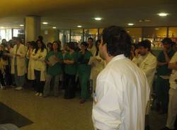 Specializzandi in "sciopero" all'ospedale di Varese (inserita in galleria)