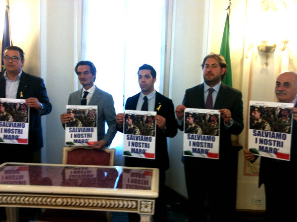 Striscione per i marò (inserita in galleria)