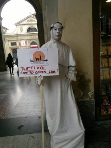 Anche Varese protesta contro Green Hill (inserita in galleria)