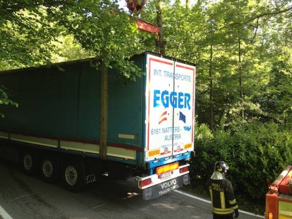 camion brissago valtravaglia maggio 2012 (per gallerie fotografiche)