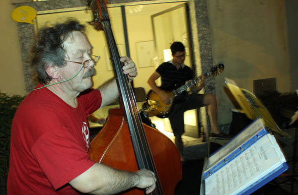 Festa grande nel centro storico di Luino (inserita in galleria)