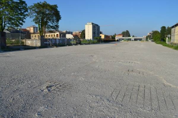 Il parcheggio negato ai pendolari (inserita in galleria)