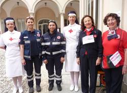 Le donne del mondo alla camminata per Varese (inserita in galleria)