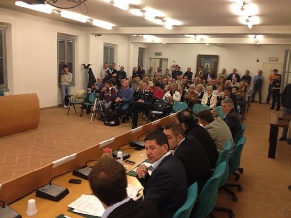 Primo consiglio comunale ferno maggio 2012 (inserita in galleria)