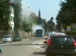 Pullman in panne in viale Borri (inserita in galleria)