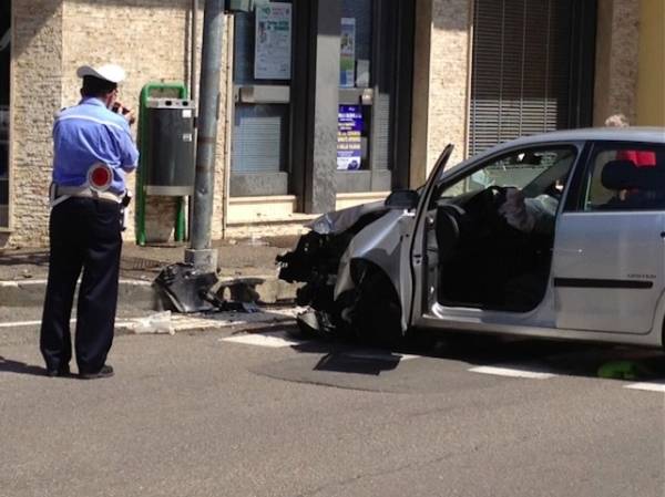 Triplo ribaltamento fuori dall'asilo (inserita in galleria)