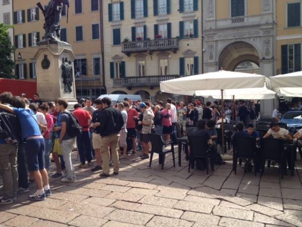 Biglietti Varese - Sampdoria: la coda alla Casa del Disco (per gallerie fotografiche)