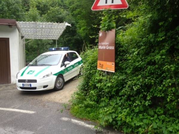 Camion bloccato in via Mulini Grassi (inserita in galleria)