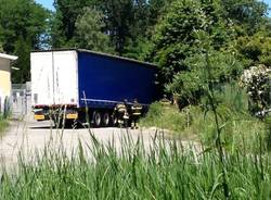Camion incastrato sumirago giugno 2012 (inserita in galleria)
