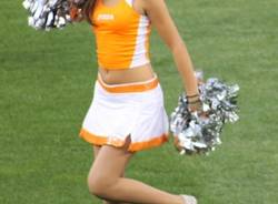 Cheerleaders e squadre in campo (inserita in galleria)