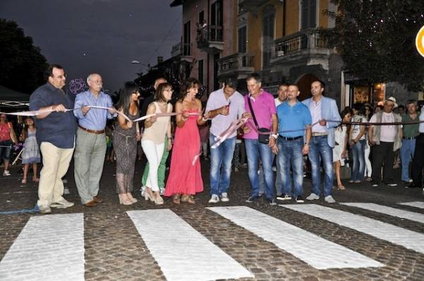 Gavirate Rosa Shopping: l'inaugurazione (inserita in galleria)