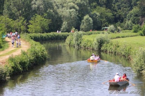 Girinvalle, in migliaia lungo l'Olona (inserita in galleria)
