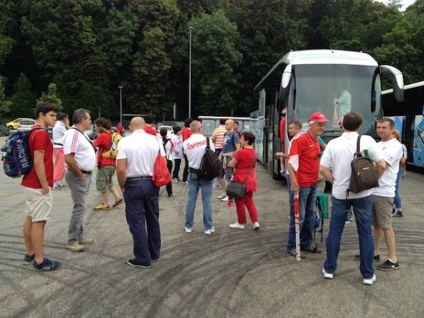 I pullman dei tifosi varesini (inserita in galleria)