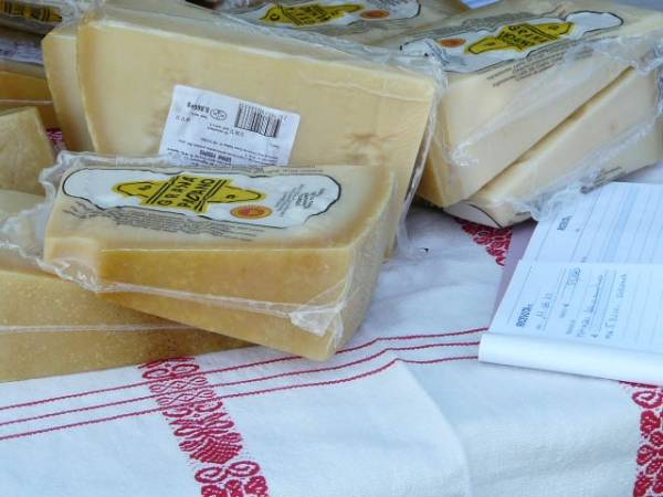 Il grana solidale a Bodio Lomnago (inserita in galleria)
