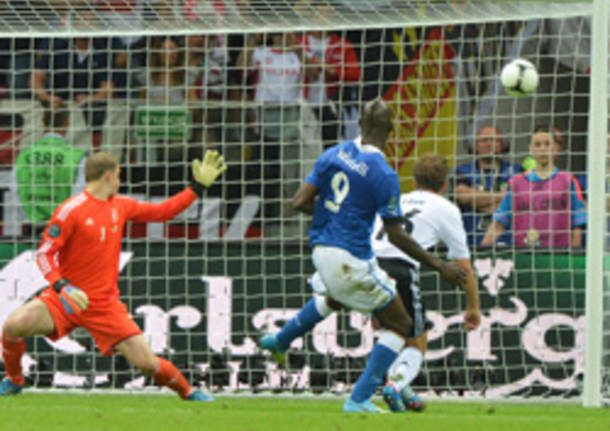 italia germania europei 2012 apertura balotelli gol calcio