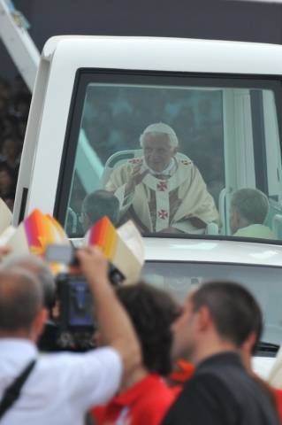 L'arrivo del Papa a Milano (inserita in galleria)