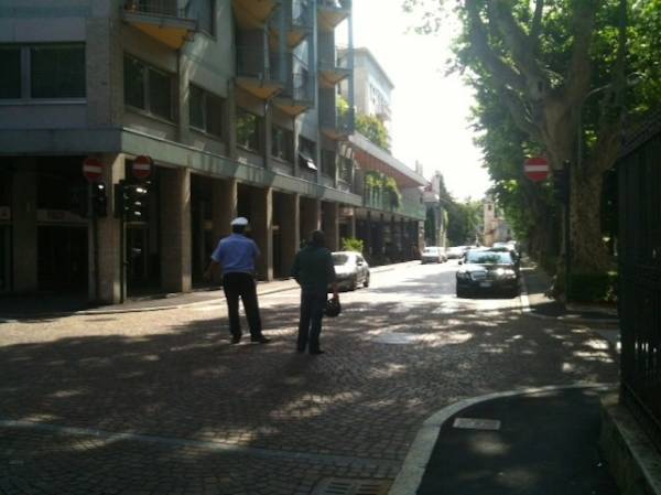 Tir bloccato in via Dandolo (inserita in galleria)