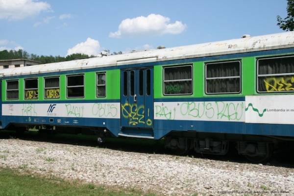 Vandali ai treni storici di Castiglione (inserita in galleria)