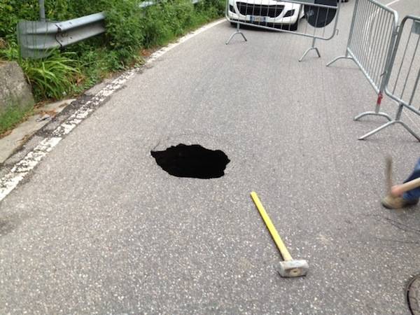 Voragine sotto via Corridoni (inserita in galleria)